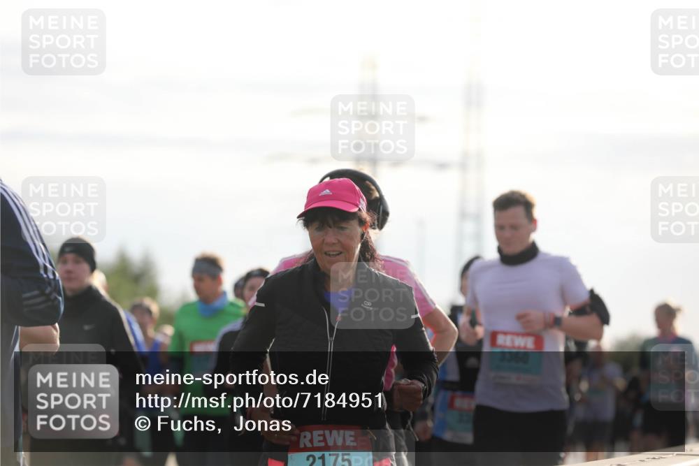 03.10.2024 - Köhlbrandbrückenlauf Fuchs,  Jonas http://msf.ph/oto/7184951 03.10.2024 09:19:47 Position 3 2175, 3360 meine-sportfotos.de