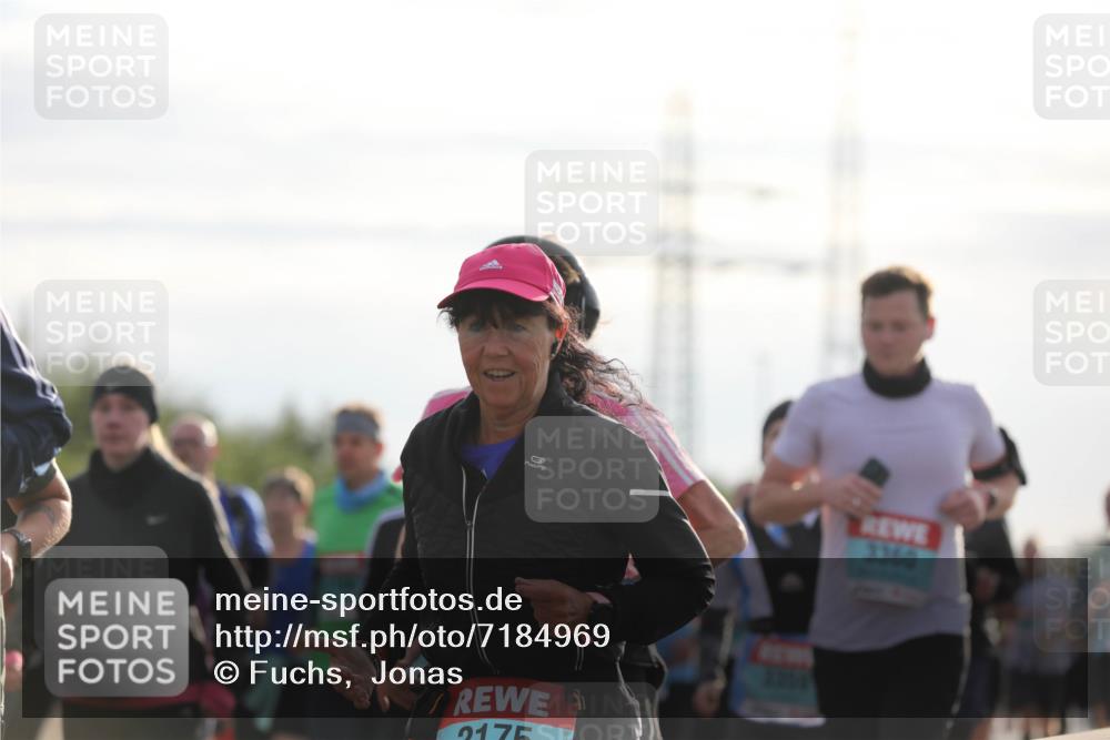 03.10.2024 - Köhlbrandbrückenlauf Fuchs,  Jonas http://msf.ph/oto/7184969 03.10.2024 09:19:47 Position 3 2175, 3360 meine-sportfotos.de