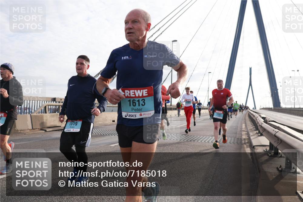 03.10.2024 - Köhlbrandbrückenlauf Matties Gatica Varas http://msf.ph/oto/7185018 03.10.2024 09:25:41 Position 2 1519, 1613, 1697 meine-sportfotos.de