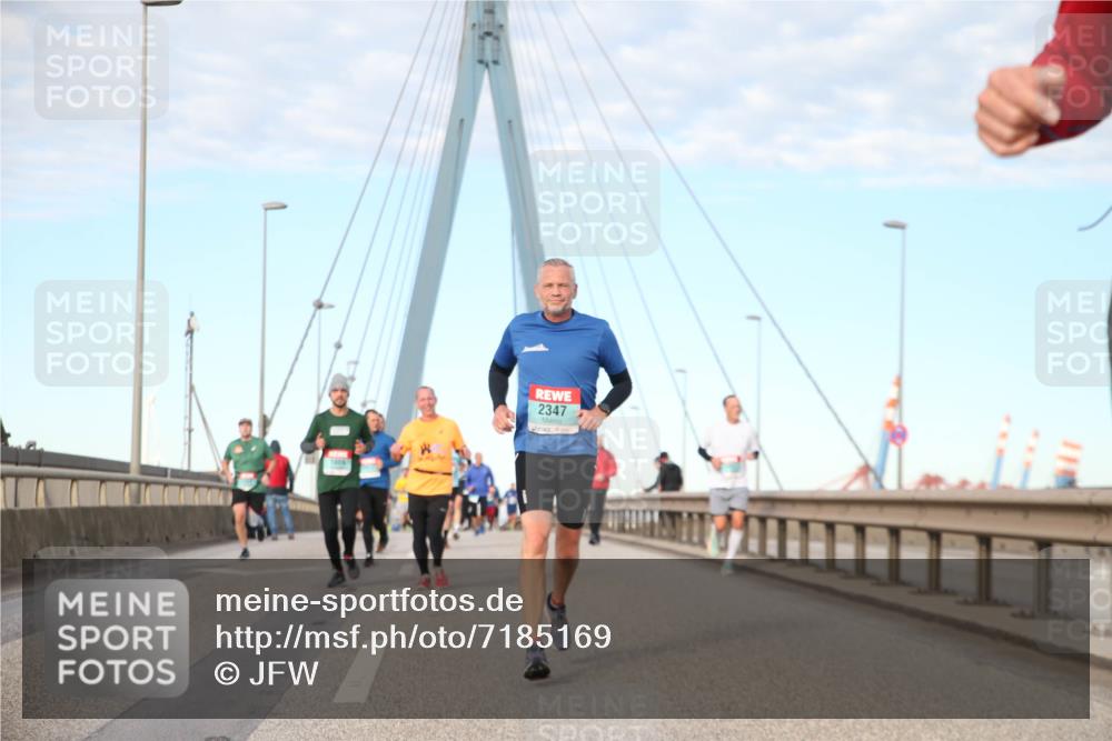 03.10.2024 - Köhlbrandbrückenlauf Jannik Wohlers http://msf.ph/oto/7185169 03.10.2024 09:43:58 Position 2 1809, 2347 meine-sportfotos.de