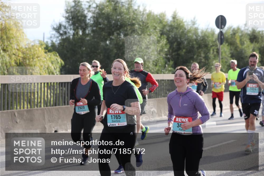 03.10.2024 - Köhlbrandbrückenlauf Fuchs,  Jonas http://msf.ph/oto/7185172 03.10.2024 09:20:02 Position 3 2920, 1765, 34, 2424 meine-sportfotos.de