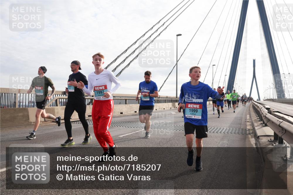 03.10.2024 - Köhlbrandbrückenlauf Matties Gatica Varas http://msf.ph/oto/7185207 03.10.2024 09:25:43 Position 2 2196, 1387, 1997, 1999 meine-sportfotos.de