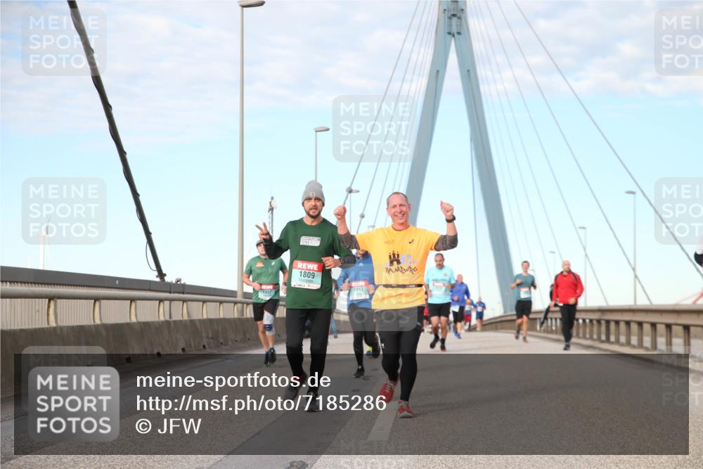03.10.2024 - Köhlbrandbrückenlauf Jannik Wohlers http://msf.ph/oto/7185286 03.10.2024 09:44:01 Position 2 1497, 1809, 1917 meine-sportfotos.de