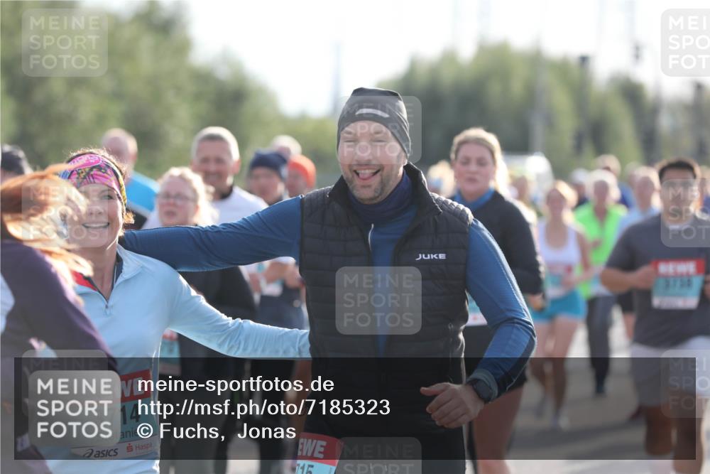 03.10.2024 - Köhlbrandbrückenlauf Fuchs,  Jonas http://msf.ph/oto/7185323 03.10.2024 09:20:23 Position 3 3714, 115, 3738 meine-sportfotos.de