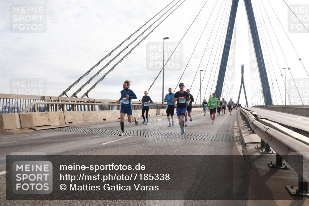 03.10.2024 - Köhlbrandbrückenlauf Matties Gatica Varas http://msf.ph/oto/7185338 03.10.2024 09:25:44 Position 2 3237, 2001 meine-sportfotos.de