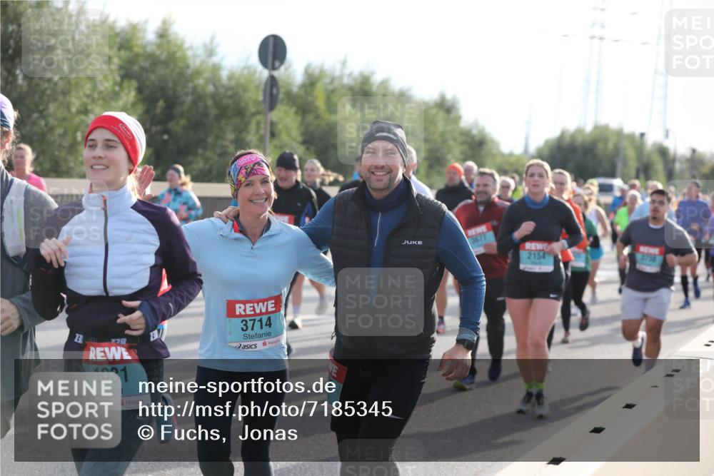 03.10.2024 - Köhlbrandbrückenlauf Fuchs,  Jonas http://msf.ph/oto/7185345 03.10.2024 09:20:24 Position 3 23, 1031, 3714, 677, 2154 meine-sportfotos.de