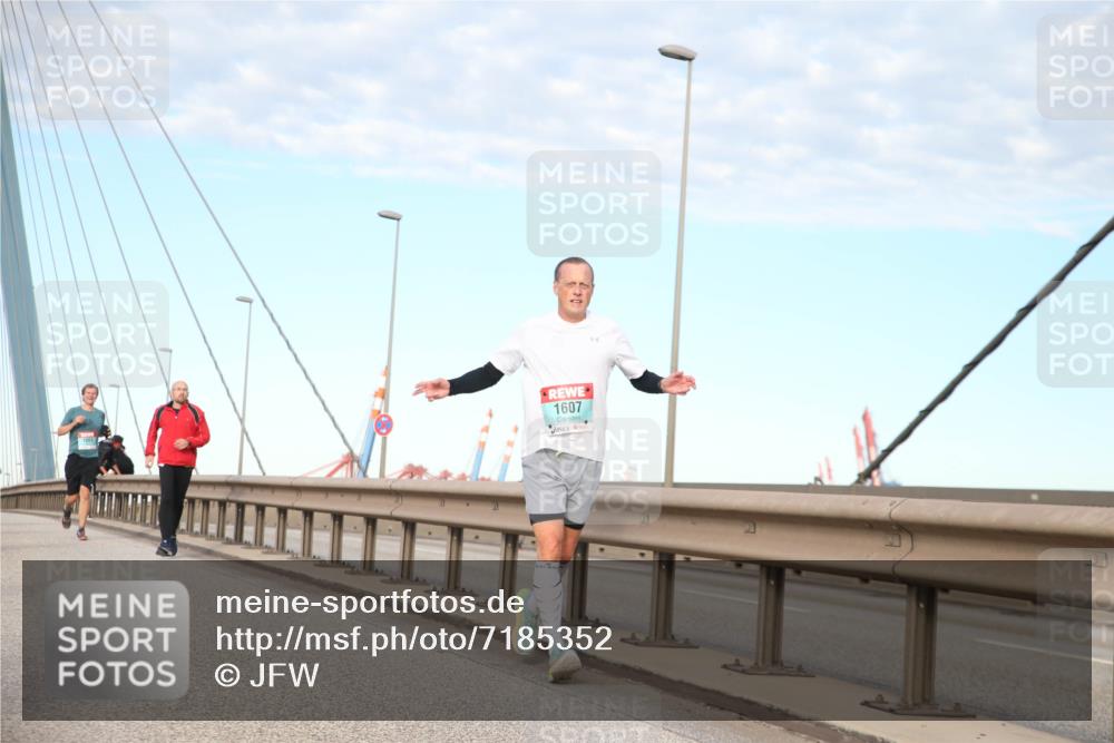 03.10.2024 - Köhlbrandbrückenlauf Jannik Wohlers http://msf.ph/oto/7185352 03.10.2024 09:44:02 Position 2 1607 meine-sportfotos.de