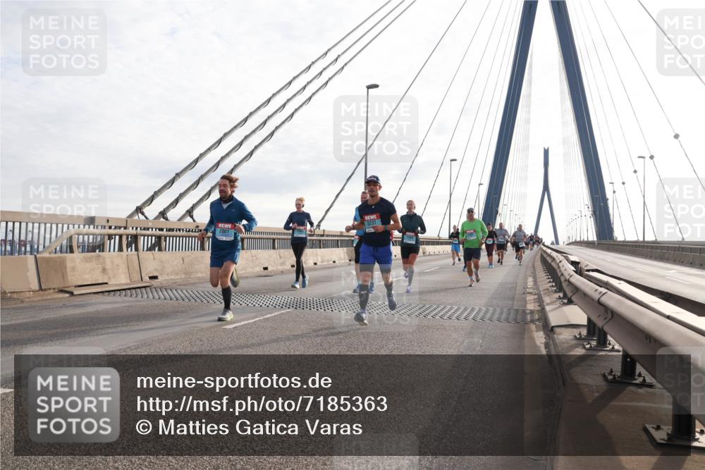 03.10.2024 - Köhlbrandbrückenlauf Matties Gatica Varas http://msf.ph/oto/7185363 03.10.2024 09:25:45 Position 2 2001, 3237 meine-sportfotos.de