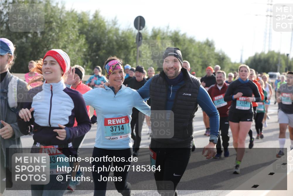 03.10.2024 - Köhlbrandbrückenlauf Fuchs,  Jonas http://msf.ph/oto/7185364 03.10.2024 09:20:24 Position 3 1031, 3714, 3677, 3738, 2154 meine-sportfotos.de