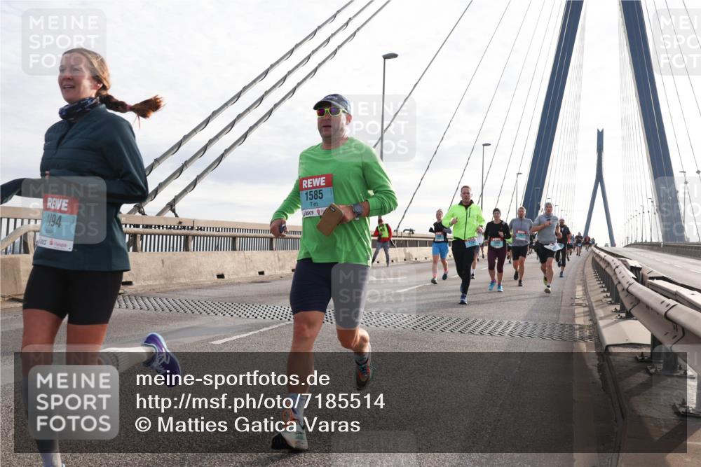 03.10.2024 - Köhlbrandbrückenlauf Matties Gatica Varas http://msf.ph/oto/7185514 03.10.2024 09:25:47 Position 2 1494, 1585, 1337 meine-sportfotos.de