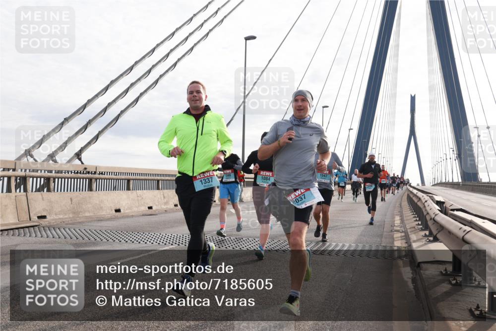 03.10.2024 - Köhlbrandbrückenlauf Matties Gatica Varas http://msf.ph/oto/7185605 03.10.2024 09:25:49 Position 2 1337, 1148, 1084, 2037, 1547 meine-sportfotos.de
