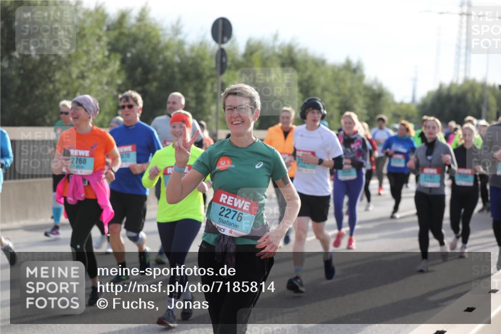 03.10.2024 - Köhlbrandbrückenlauf Fuchs,  Jonas http://msf.ph/oto/7185814 03.10.2024 09:20:36 Position 3 2768, 2276 meine-sportfotos.de
