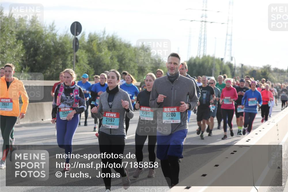 03.10.2024 - Köhlbrandbrückenlauf Fuchs,  Jonas http://msf.ph/oto/7185858 03.10.2024 09:20:38 Position 3 2657, 2535, 2197, 2231, 2200 meine-sportfotos.de