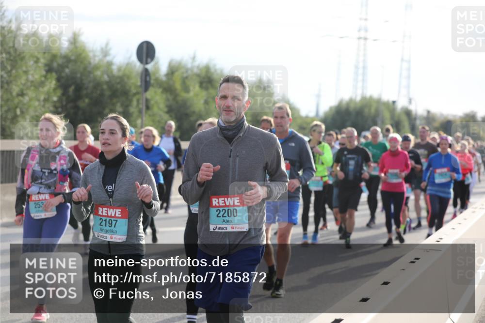 03.10.2024 - Köhlbrandbrückenlauf Fuchs,  Jonas http://msf.ph/oto/7185872 03.10.2024 09:20:39 Position 3 253, 2197, 2200 meine-sportfotos.de