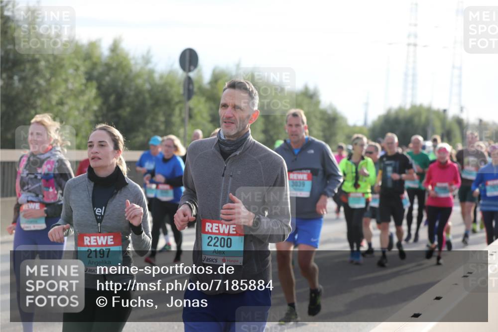 03.10.2024 - Köhlbrandbrückenlauf Fuchs,  Jonas http://msf.ph/oto/7185884 03.10.2024 09:20:39 Position 3 2197, 2200, 3039 meine-sportfotos.de