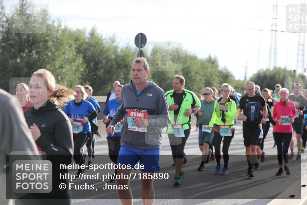 03.10.2024 - Köhlbrandbrückenlauf Fuchs,  Jonas http://msf.ph/oto/7185890 03.10.2024 09:20:40 Position 3 3, 3537, 3545, 2323 meine-sportfotos.de
