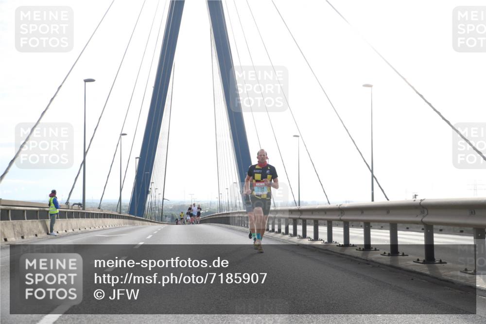 03.10.2024 - Köhlbrandbrückenlauf Jannik Wohlers http://msf.ph/oto/7185907 03.10.2024 09:17:50 Position 1 1054 meine-sportfotos.de