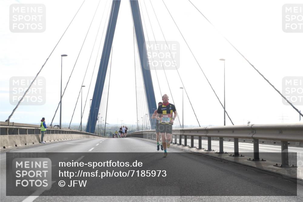 03.10.2024 - Köhlbrandbrückenlauf Jannik Wohlers http://msf.ph/oto/7185973 03.10.2024 09:17:50 Position 1 1054 meine-sportfotos.de
