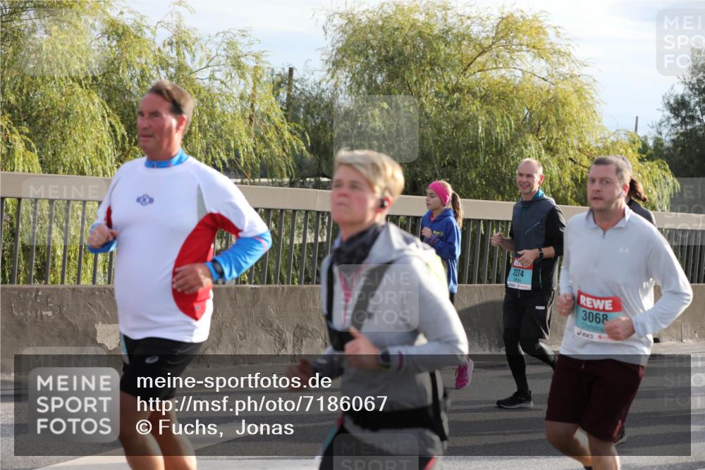 03.10.2024 - Köhlbrandbrückenlauf Fuchs,  Jonas http://msf.ph/oto/7186067 03.10.2024 09:20:49 Position 3 2274, 3068 meine-sportfotos.de