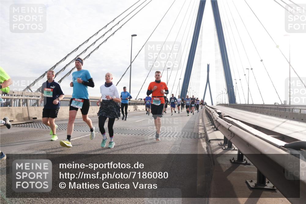 03.10.2024 - Köhlbrandbrückenlauf Matties Gatica Varas http://msf.ph/oto/7186080 03.10.2024 09:25:55 Position 2 1409, 2127, 2422 meine-sportfotos.de