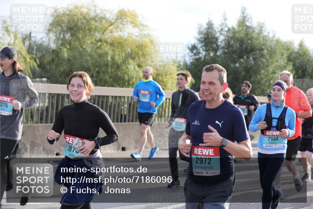 03.10.2024 - Köhlbrandbrückenlauf Fuchs,  Jonas http://msf.ph/oto/7186096 03.10.2024 09:20:51 Position 3 2275, 973, 2547, 2302, 2972, 2984 meine-sportfotos.de