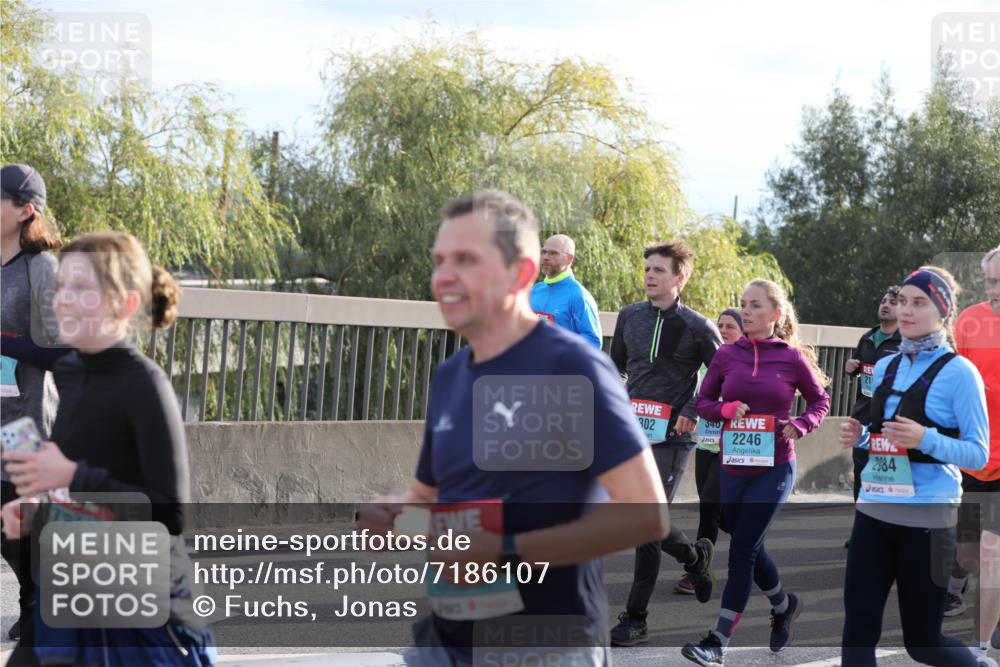 03.10.2024 - Köhlbrandbrückenlauf Fuchs,  Jonas http://msf.ph/oto/7186107 03.10.2024 09:20:51 Position 3 273, 302, 340, 2246, 2984 meine-sportfotos.de