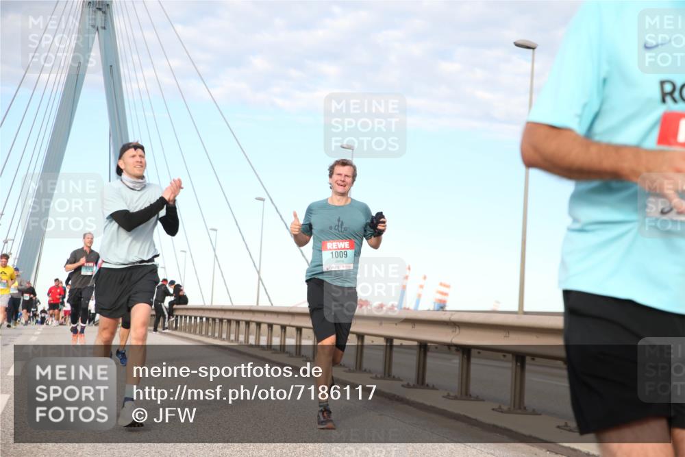 03.10.2024 - Köhlbrandbrückenlauf Jannik Wohlers http://msf.ph/oto/7186117 03.10.2024 09:44:07 Position 2 1009 meine-sportfotos.de