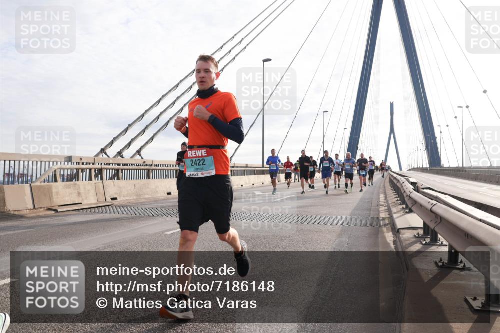 03.10.2024 - Köhlbrandbrückenlauf Matties Gatica Varas http://msf.ph/oto/7186148 03.10.2024 09:25:57 Position 2 2422 meine-sportfotos.de