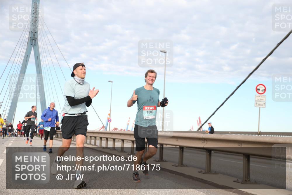 03.10.2024 - Köhlbrandbrückenlauf Jannik Wohlers http://msf.ph/oto/7186175 03.10.2024 09:44:08 Position 2 1009, 300 meine-sportfotos.de