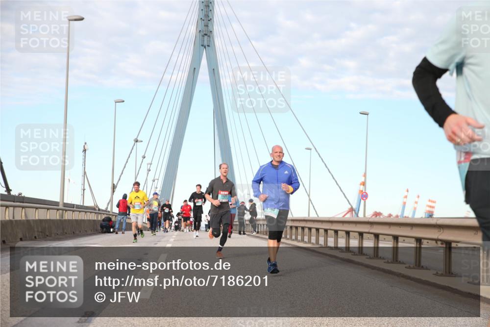 03.10.2024 - Köhlbrandbrückenlauf Jannik Wohlers http://msf.ph/oto/7186201 03.10.2024 09:44:09 Position 2 1127 meine-sportfotos.de