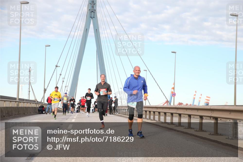 03.10.2024 - Köhlbrandbrückenlauf Jannik Wohlers http://msf.ph/oto/7186229 03.10.2024 09:44:10 Position 2 17, 180 meine-sportfotos.de