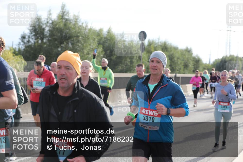 03.10.2024 - Köhlbrandbrückenlauf Fuchs,  Jonas http://msf.ph/oto/7186232 03.10.2024 09:20:54 Position 3 3658, 13, 3310, 3419 meine-sportfotos.de