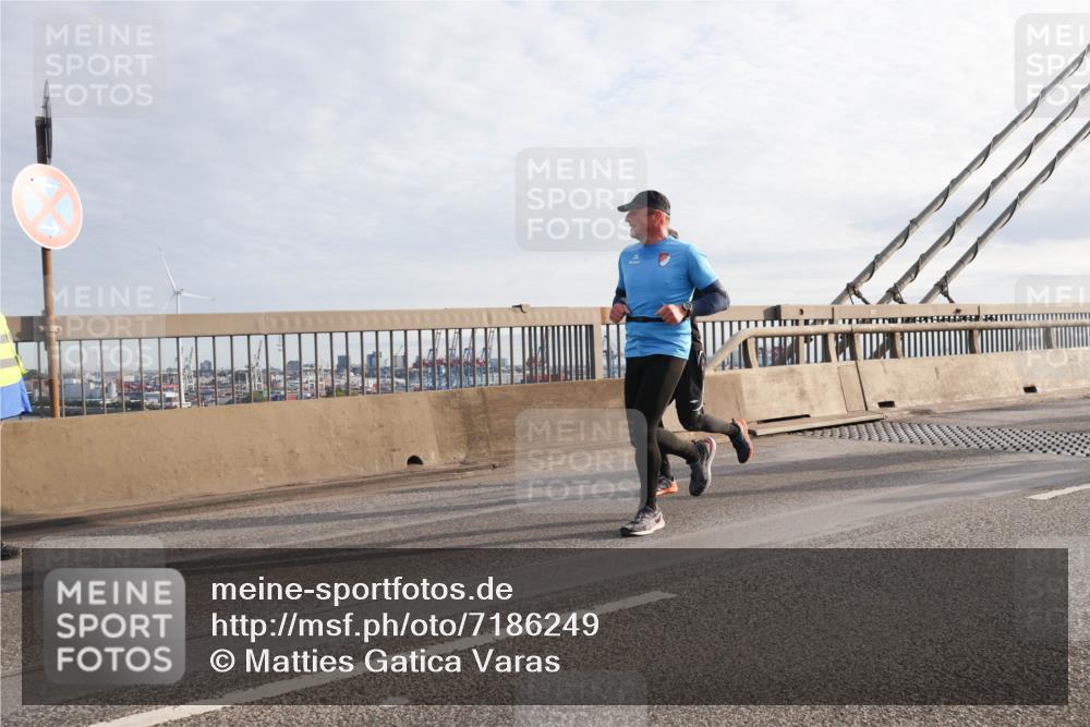 03.10.2024 - Köhlbrandbrückenlauf Matties Gatica Varas http://msf.ph/oto/7186249 03.10.2024 09:25:58 Position 2  meine-sportfotos.de
