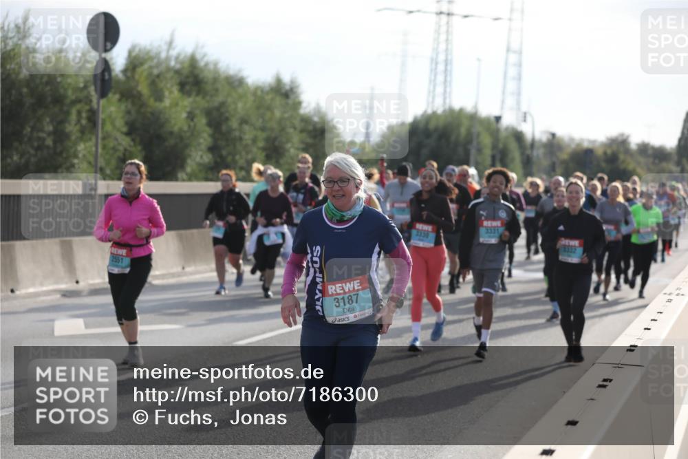 03.10.2024 - Köhlbrandbrückenlauf Fuchs,  Jonas http://msf.ph/oto/7186300 03.10.2024 09:20:56 Position 3 2551, 3187, 3330, 3331, 3332 meine-sportfotos.de