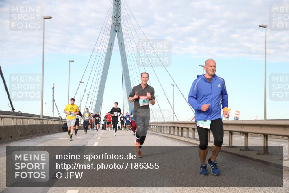 03.10.2024 - Köhlbrandbrückenlauf Jannik Wohlers http://msf.ph/oto/7186355 03.10.2024 09:44:11 Position 2 1127 meine-sportfotos.de