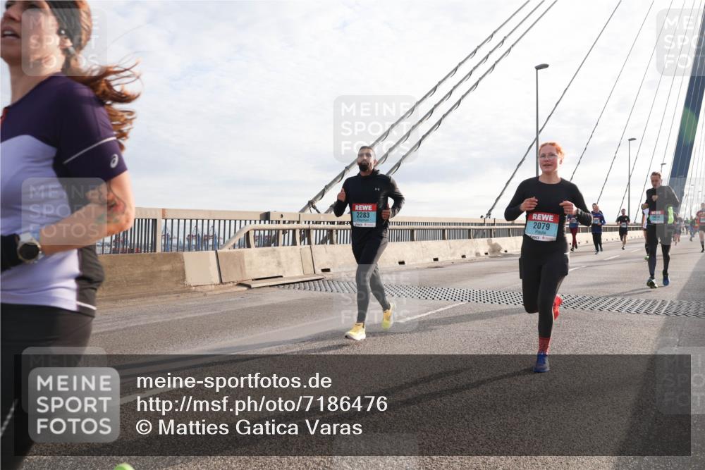 03.10.2024 - Köhlbrandbrückenlauf Matties Gatica Varas http://msf.ph/oto/7186476 03.10.2024 09:26:03 Position 2 2283, 2079, 1456 meine-sportfotos.de