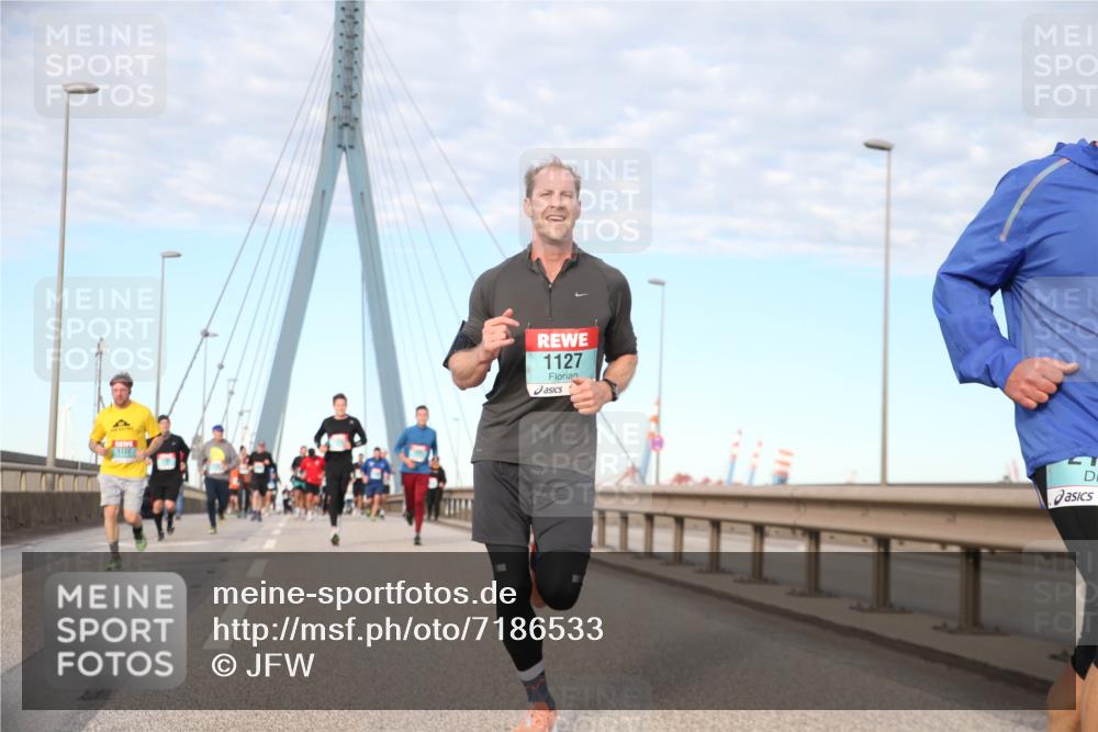 03.10.2024 - Köhlbrandbrückenlauf Jannik Wohlers http://msf.ph/oto/7186533 03.10.2024 09:44:12 Position 2 1722, 1127 meine-sportfotos.de