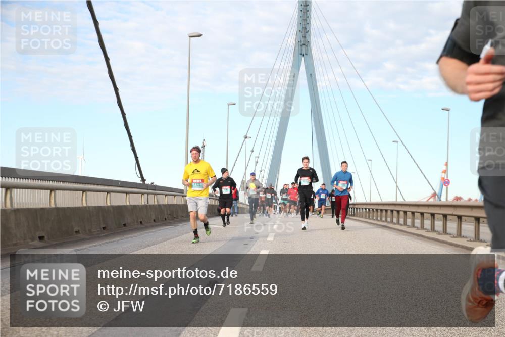 03.10.2024 - Köhlbrandbrückenlauf Jannik Wohlers http://msf.ph/oto/7186559 03.10.2024 09:44:13 Position 2 1722 meine-sportfotos.de
