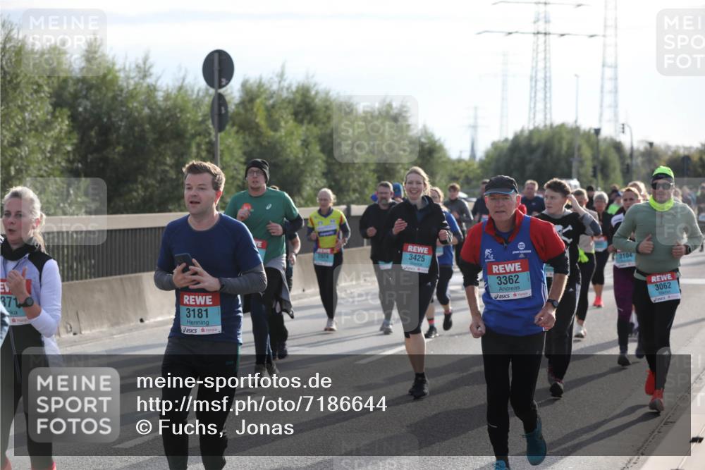 03.10.2024 - Köhlbrandbrückenlauf Fuchs,  Jonas http://msf.ph/oto/7186644 03.10.2024 09:21:09 Position 3 3710, 3181, 3425, 2824, 3362, 3104, 3062 meine-sportfotos.de