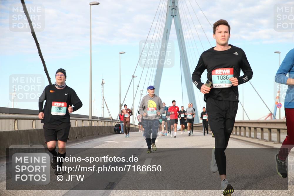 03.10.2024 - Köhlbrandbrückenlauf Jannik Wohlers http://msf.ph/oto/7186650 03.10.2024 09:44:17 Position 2 1762, 1080, 1036 meine-sportfotos.de