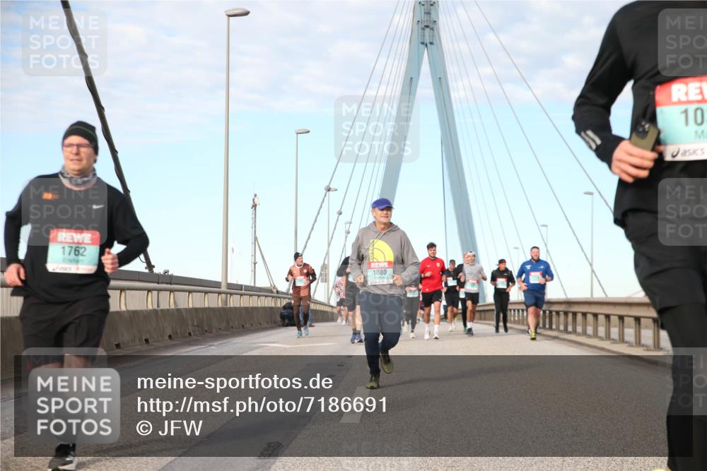 03.10.2024 - Köhlbrandbrückenlauf Jannik Wohlers http://msf.ph/oto/7186691 03.10.2024 09:44:17 Position 2 1762, 1080, 10 meine-sportfotos.de
