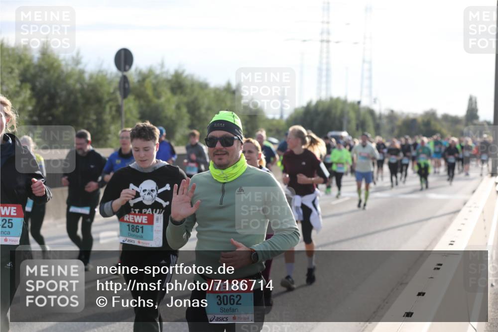 03.10.2024 - Köhlbrandbrückenlauf Fuchs,  Jonas http://msf.ph/oto/7186714 03.10.2024 09:21:12 Position 3 25, 1861, 3062 meine-sportfotos.de