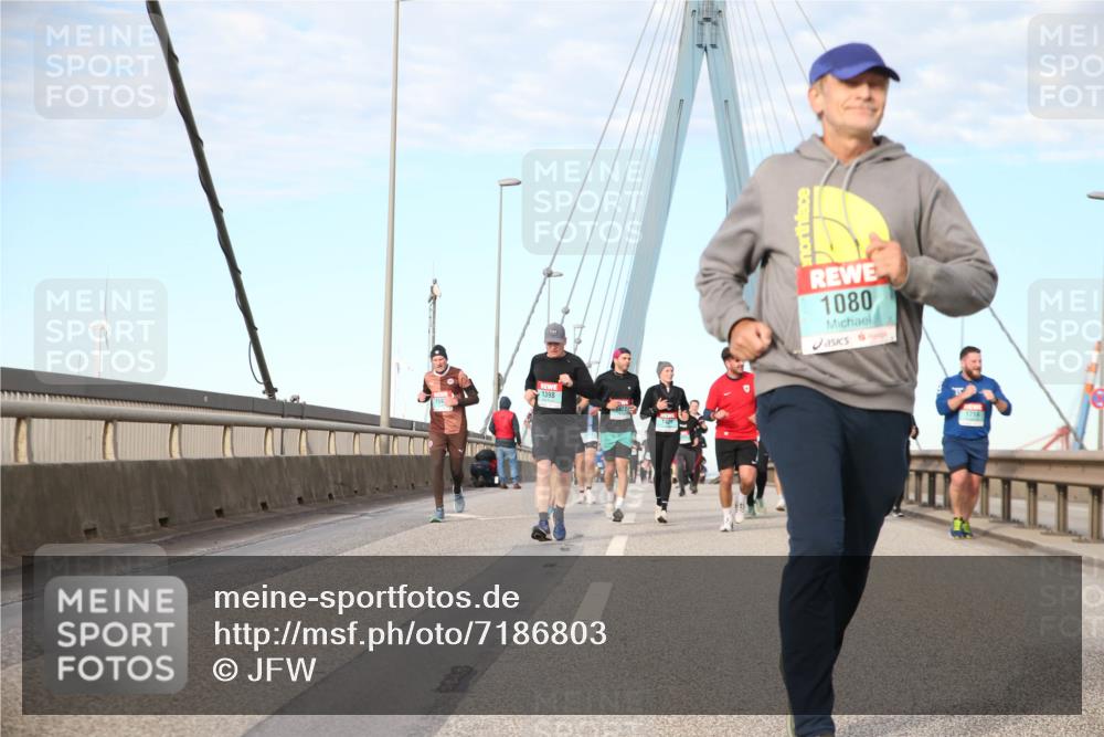 03.10.2024 - Köhlbrandbrückenlauf Jannik Wohlers http://msf.ph/oto/7186803 03.10.2024 09:44:19 Position 2 1398, 1422, 1080, 1719 meine-sportfotos.de