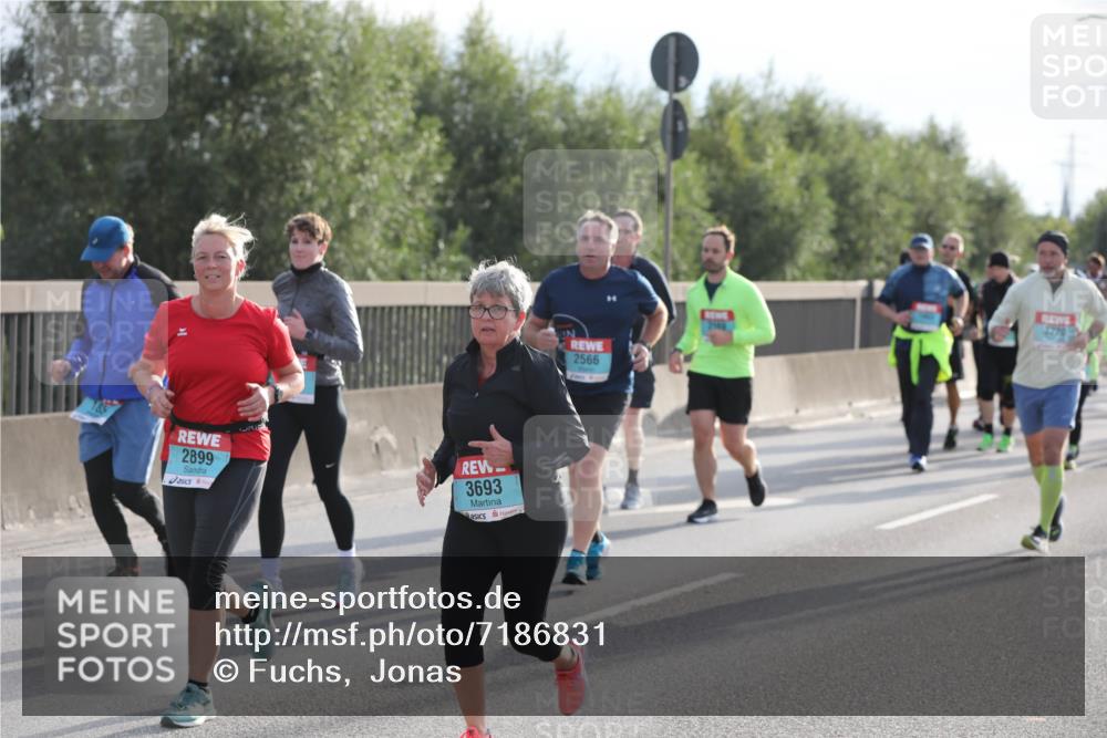 03.10.2024 - Köhlbrandbrückenlauf Fuchs,  Jonas http://msf.ph/oto/7186831 03.10.2024 09:21:16 Position 3 2899, 3693, 2149, 2566, 3720 meine-sportfotos.de