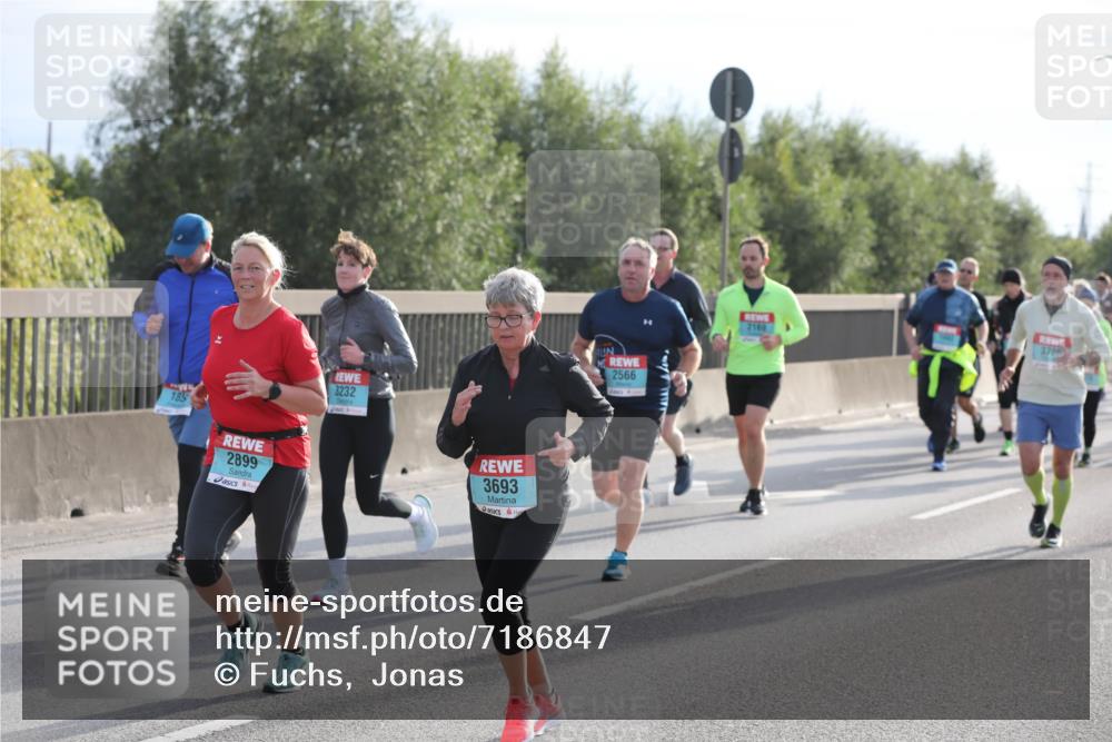 03.10.2024 - Köhlbrandbrückenlauf Fuchs,  Jonas http://msf.ph/oto/7186847 03.10.2024 09:21:16 Position 3 185, 2899, 3232, 3693, 2566, 2169, 3720 meine-sportfotos.de