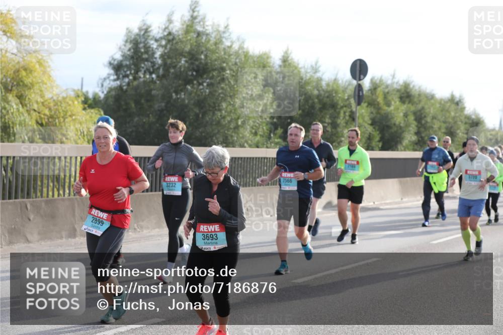 03.10.2024 - Köhlbrandbrückenlauf Fuchs,  Jonas http://msf.ph/oto/7186876 03.10.2024 09:21:16 Position 3 3232, 2899, 3693, 2169, 2566, 3720 meine-sportfotos.de