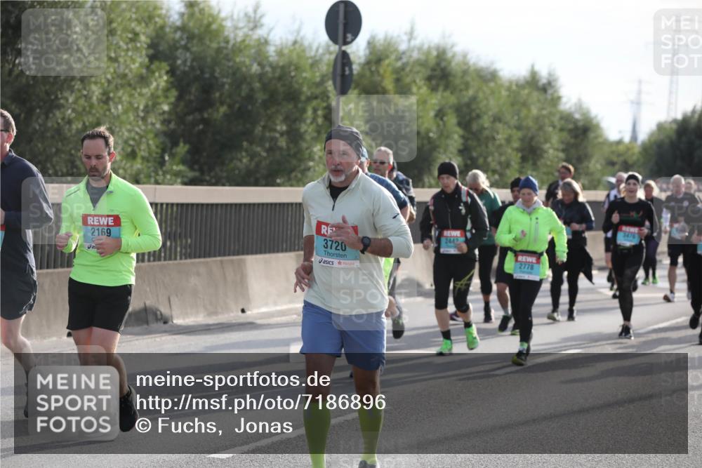 03.10.2024 - Köhlbrandbrückenlauf Fuchs,  Jonas http://msf.ph/oto/7186896 03.10.2024 09:21:18 Position 3 2169, 3720, 2442, 2778, 3476 meine-sportfotos.de