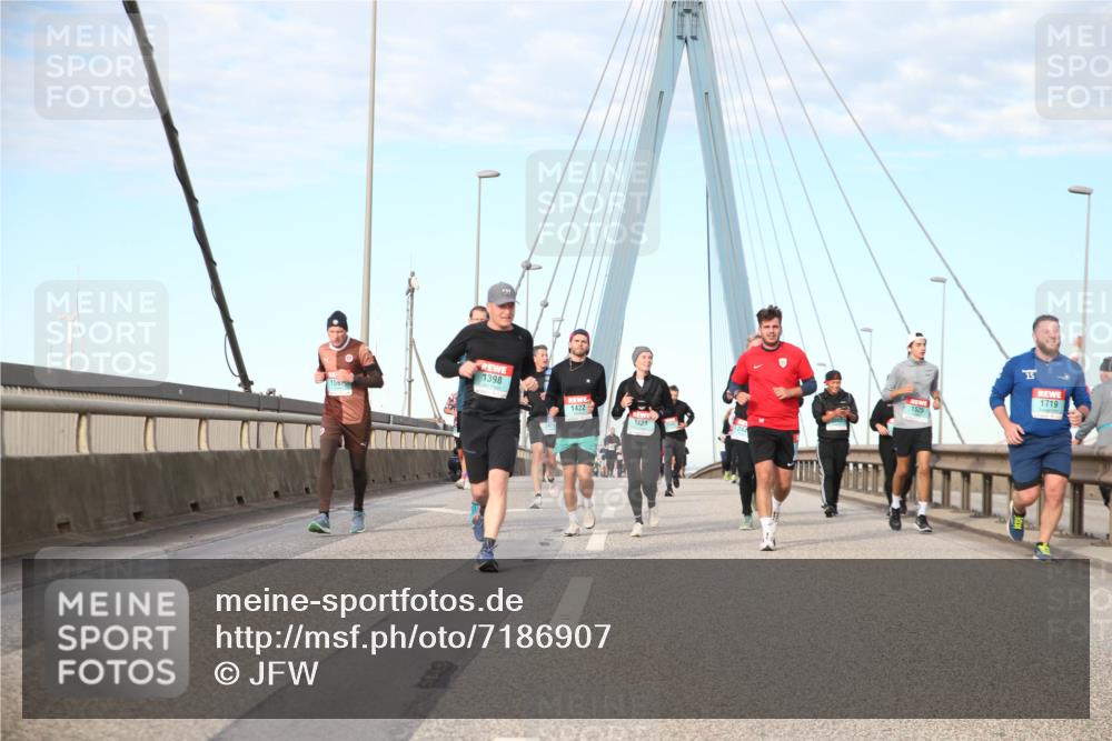 03.10.2024 - Köhlbrandbrückenlauf Jannik Wohlers http://msf.ph/oto/7186907 03.10.2024 09:44:21 Position 2 1398, 1422, 1421, 1525, 15, 1719 meine-sportfotos.de