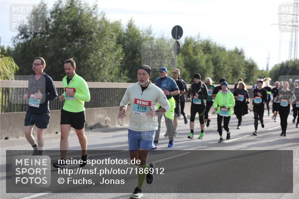 03.10.2024 - Köhlbrandbrückenlauf Fuchs,  Jonas http://msf.ph/oto/7186912 03.10.2024 09:21:19 Position 3 2565, 3720, 2442, 2778, 5478 meine-sportfotos.de