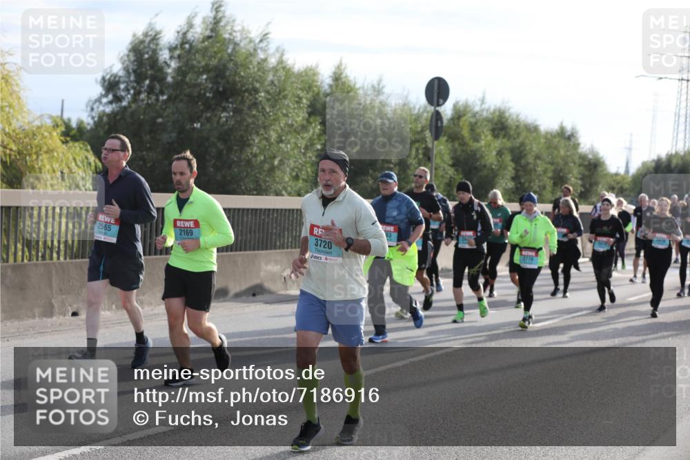 03.10.2024 - Köhlbrandbrückenlauf Fuchs,  Jonas http://msf.ph/oto/7186916 03.10.2024 09:21:19 Position 3 2565, 2169, 3720, 63, 2778, 3478 meine-sportfotos.de